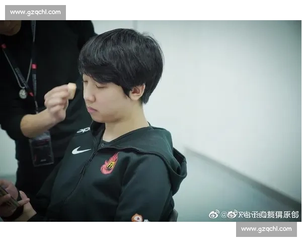 替补球员逆风翻盘书写赛场英雄传奇故事再续荣耀篇章点燃全场激情